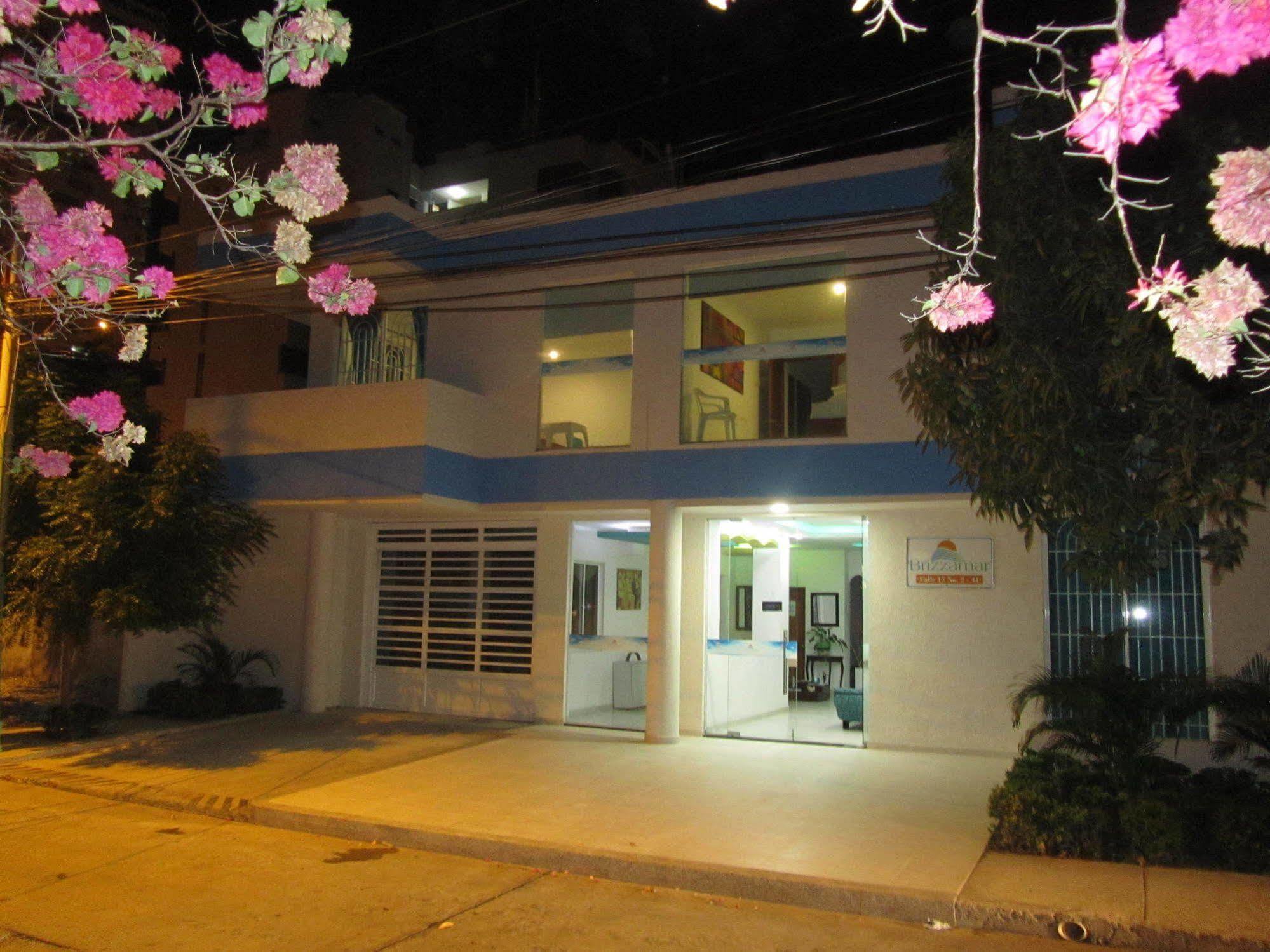 Brizzamar Hotel Santa Marta  Exterior photo